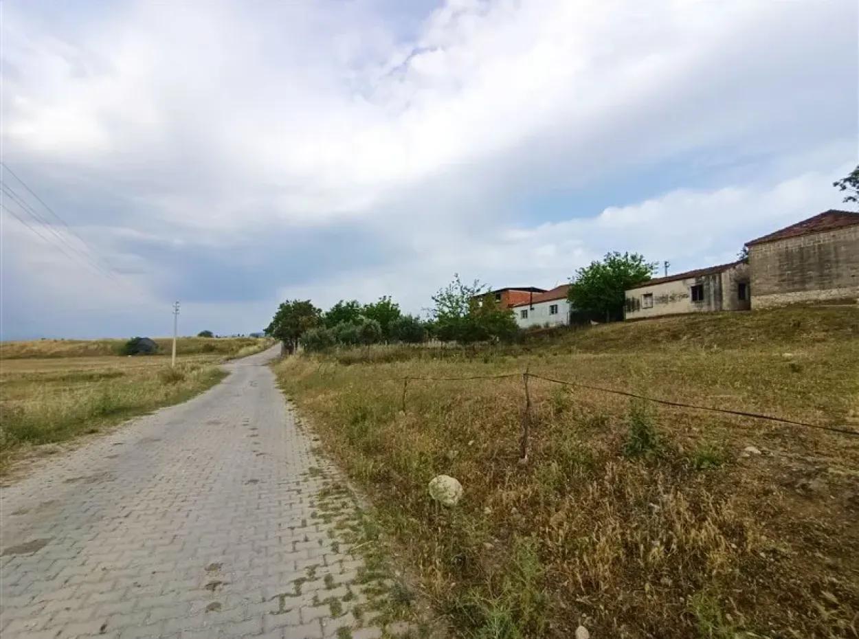 Didim Akyeniköy Merkezde 428M2 Zoned Land Zum Verkauf
