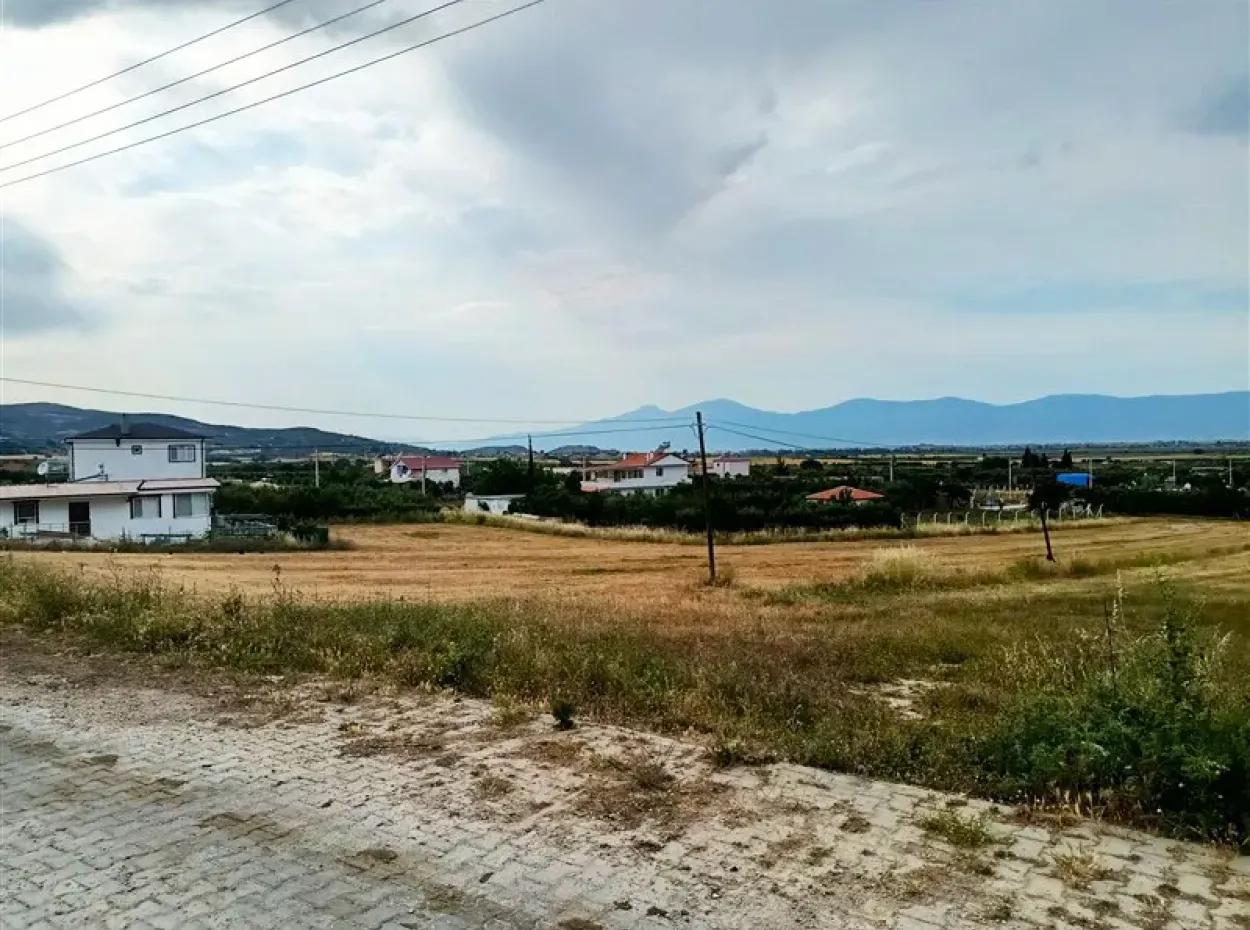 Didim Akyeniköy Merkezde 428M2 Zoned Land Zum Verkauf