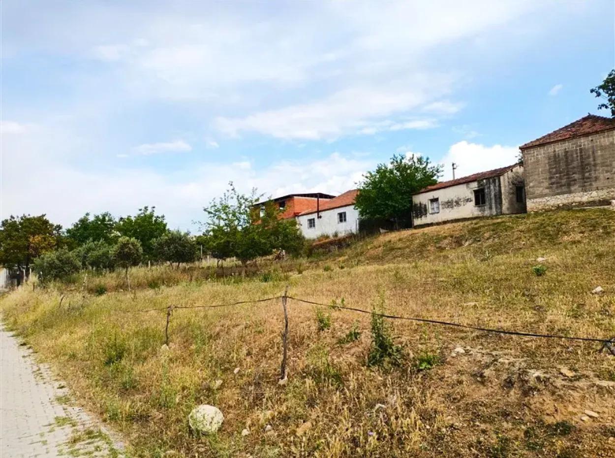 Didim Akyeniköy Merkezde 428M2 Zoned Land Zum Verkauf