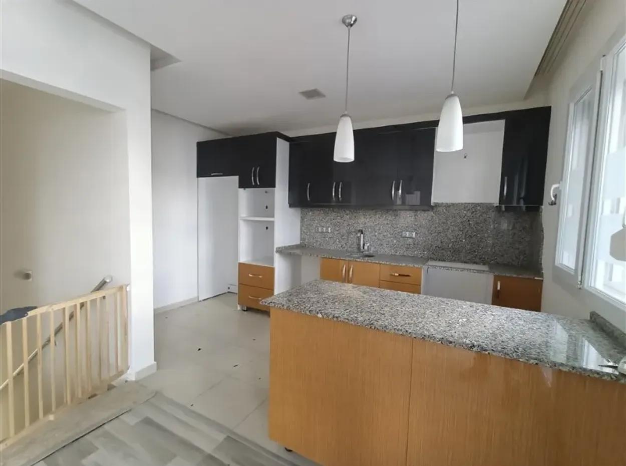 Wohnung Zu Verkaufen In Didim, Reverse Maisonette Zu Verkaufen Mit Großem Balkon Mit Garten
