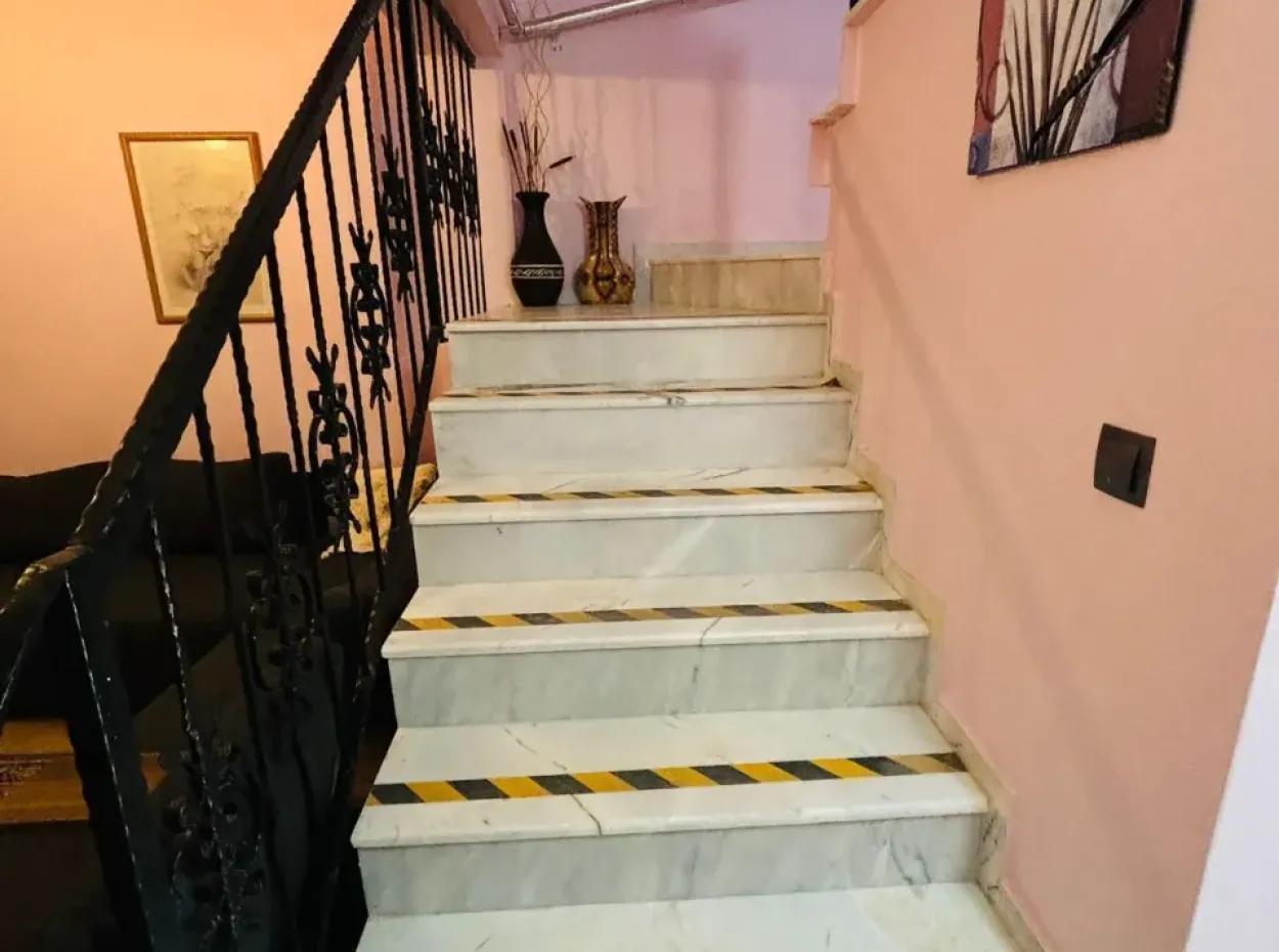 Villa Zum Verkauf In Didim, 150M Vom Meer Entfernt, Mit Pool, Tennisplatz, Basketballplatz, Sicherheit Und In Einem Komplex