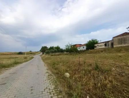 Didim Akyeniköy Merkezde 428M2 Zoned Land Zum Verkauf