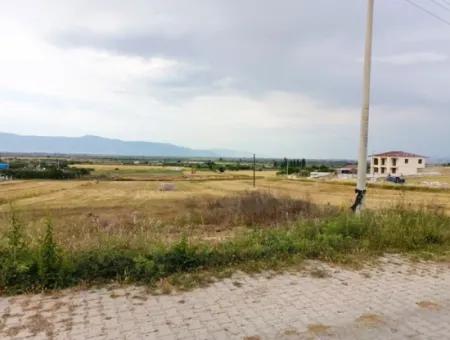 Didim Akyeniköy Merkezde 428M2 Zoned Land Zum Verkauf