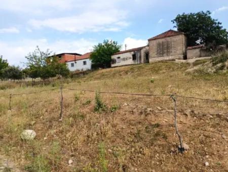 Didim Akyeniköy Merkezde 428M2 Zoned Land Zum Verkauf