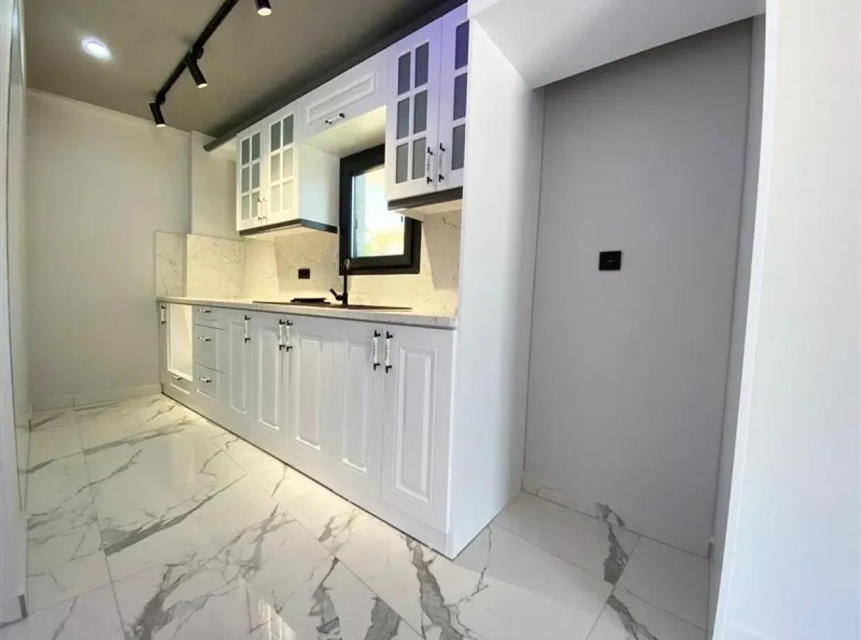 Didimde Villa For Sale With Garden Near Sea