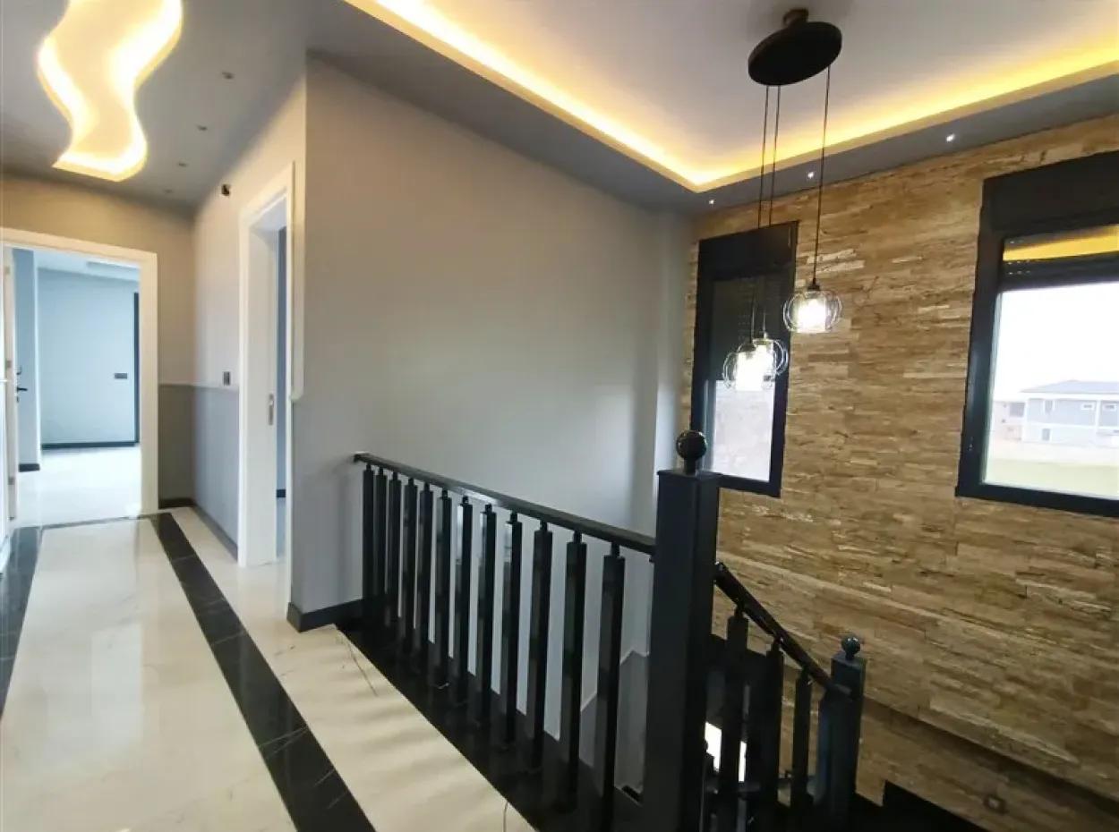 Detached Villa With Pool In 500 M2 Land