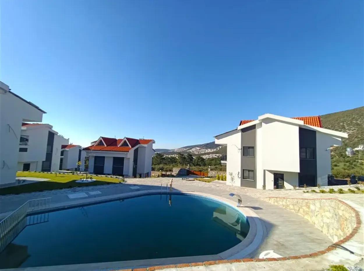 Villas For Sale With Akbükte Pool Car Park