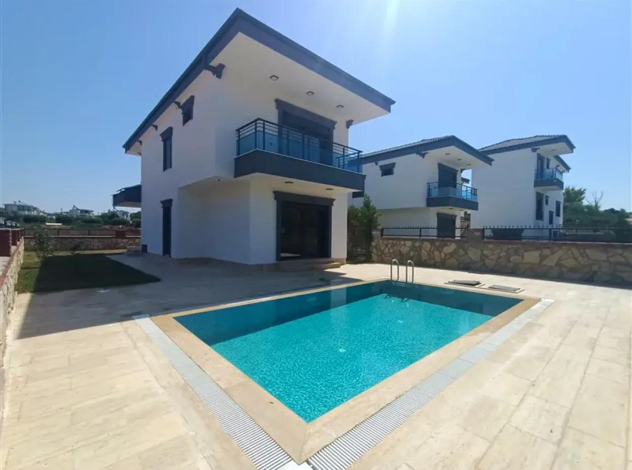 Didim Altinkum Detached Villa With Pool Garden For Sale