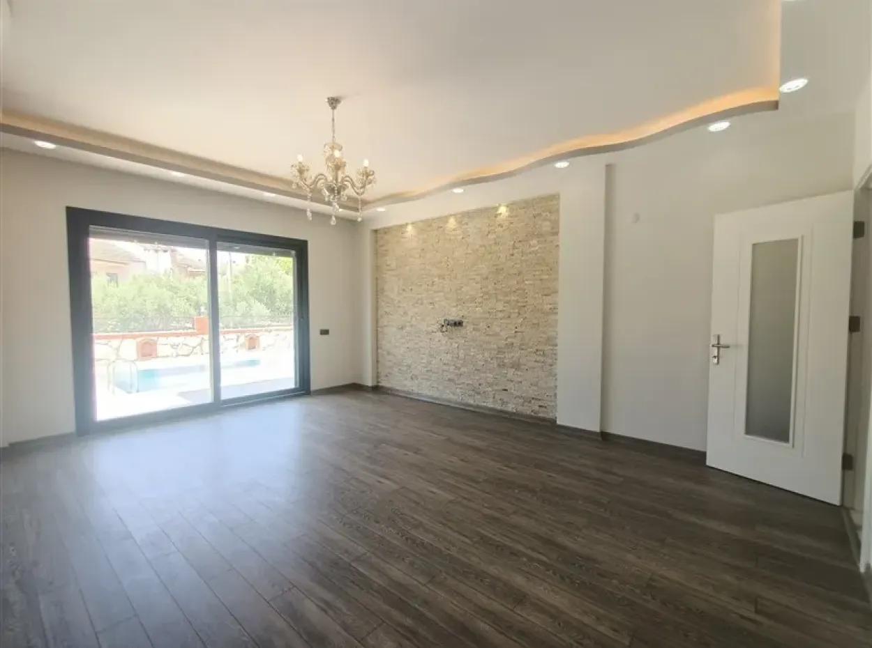Didim Altinkum Detached Villa With Pool Garden For Sale