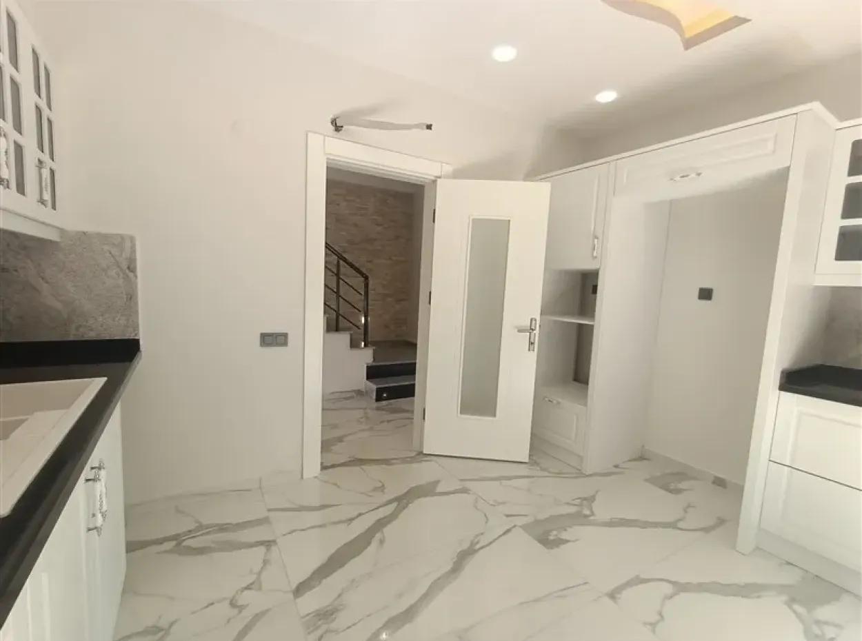 Didim Altinkum Detached Villa With Pool Garden For Sale