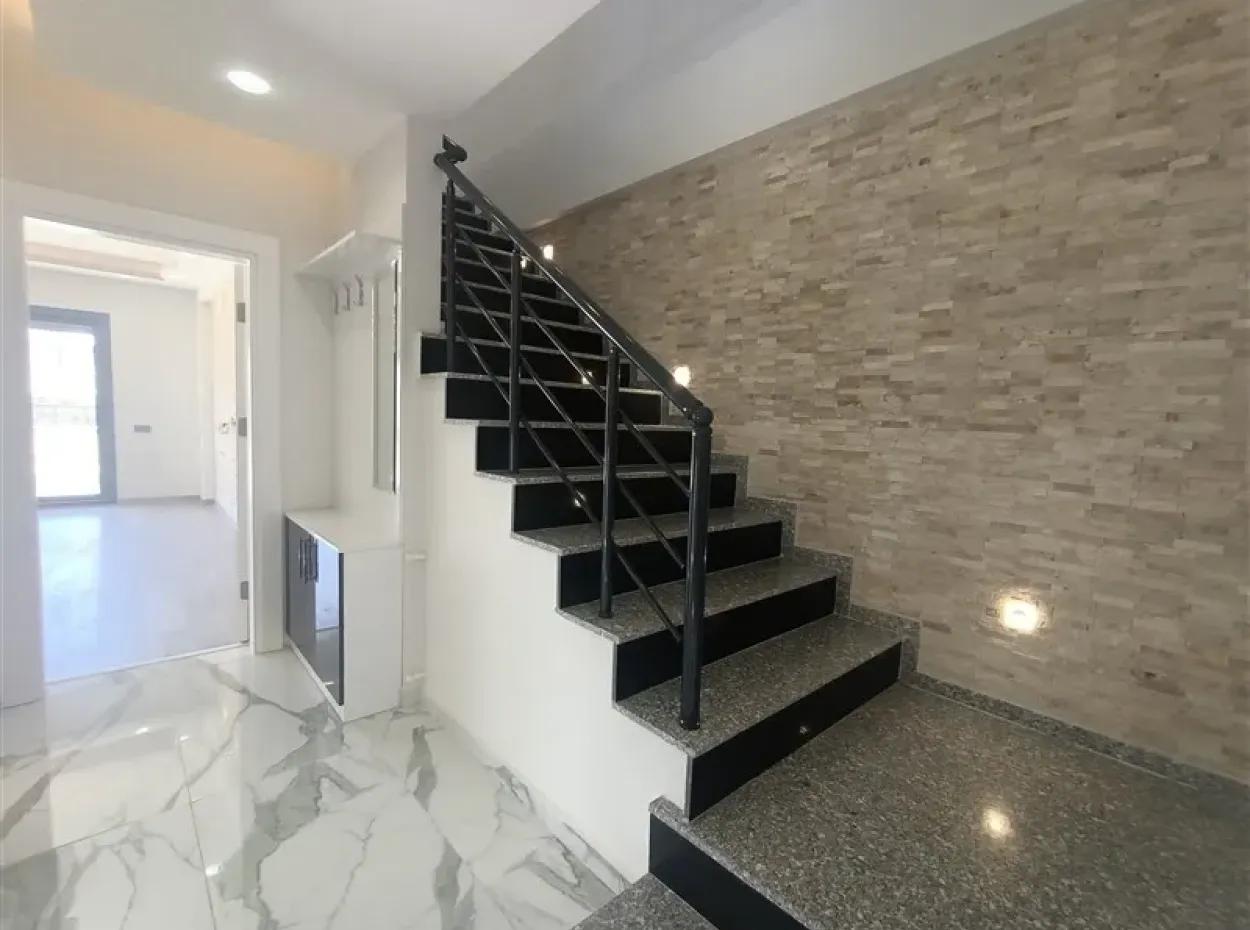 Didim Altinkum Detached Villa With Pool Garden For Sale