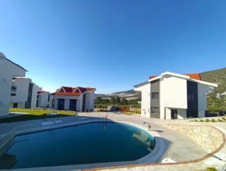 Villas For Sale With Akbükte Pool Car Park