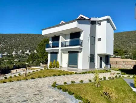 Villas For Sale With Akbükte Pool Car Park