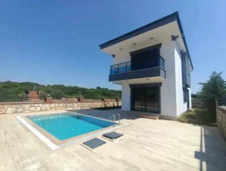 Didim Altinkum Detached Villa With Pool Garden For Sale