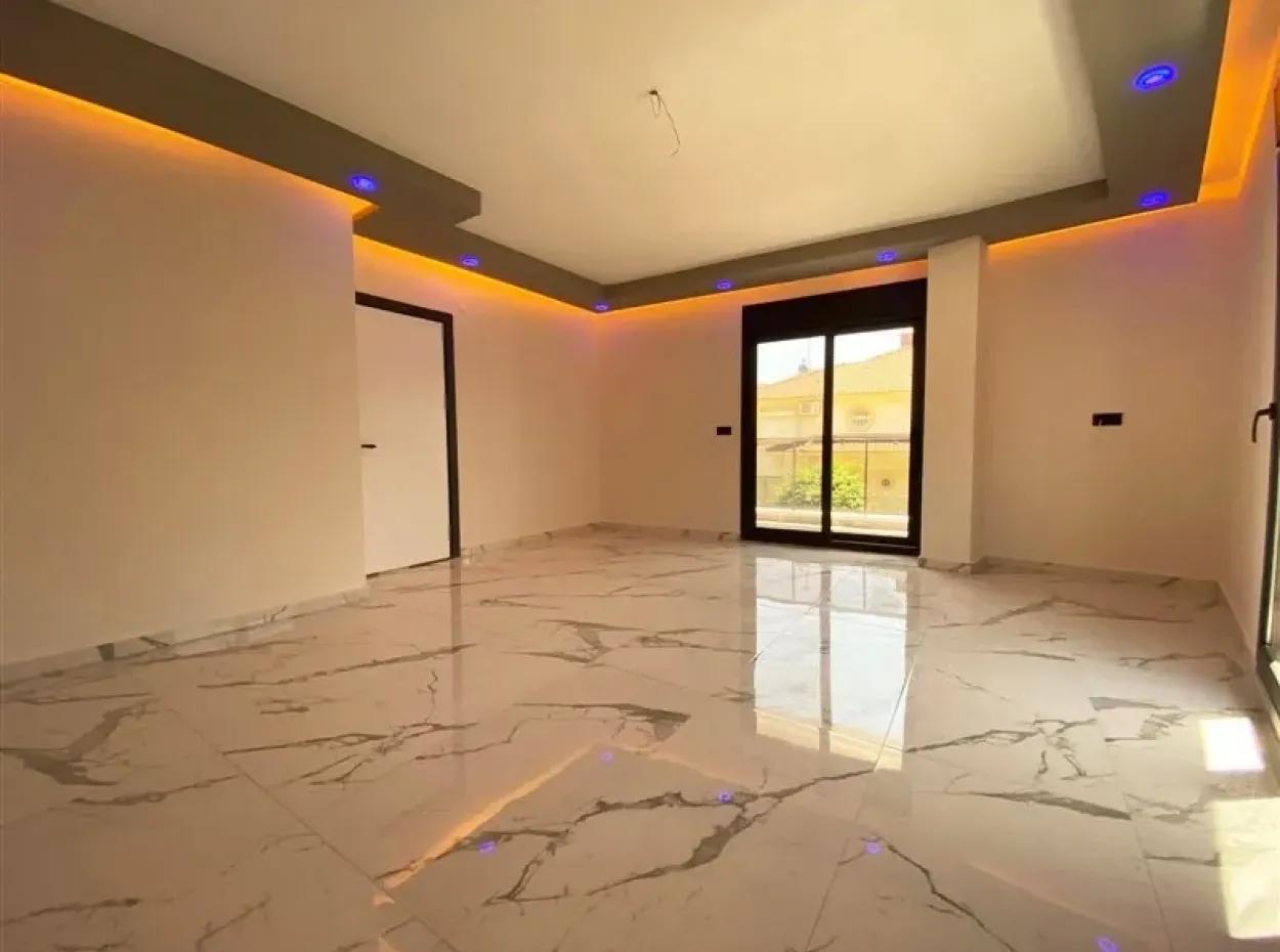 Didimde Denize Yakın Bahçeli Satılık Villa