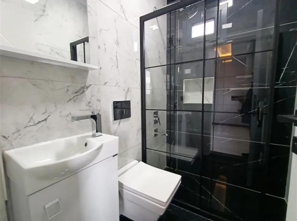 500 M2 Arsa İçinde Havuzlu Müstakil Satılık Villa