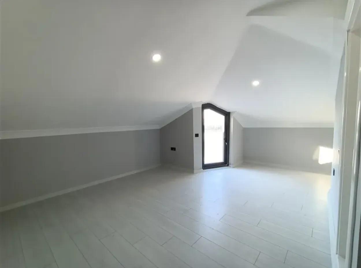 Didimde Havuzlu Bahçeli Sıfır Satılık Villa