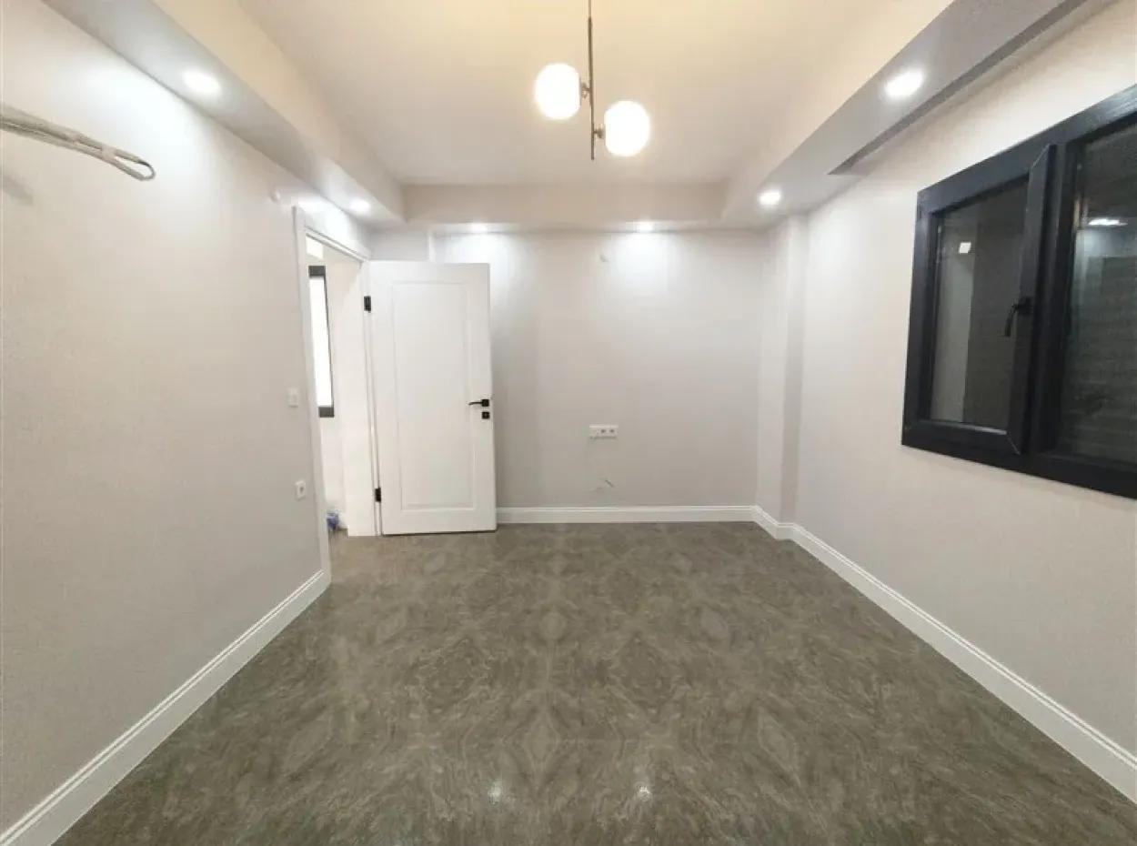 Didimde Havuzlu Bahçeli 5+1 Tam Müstakil Satılık Villa