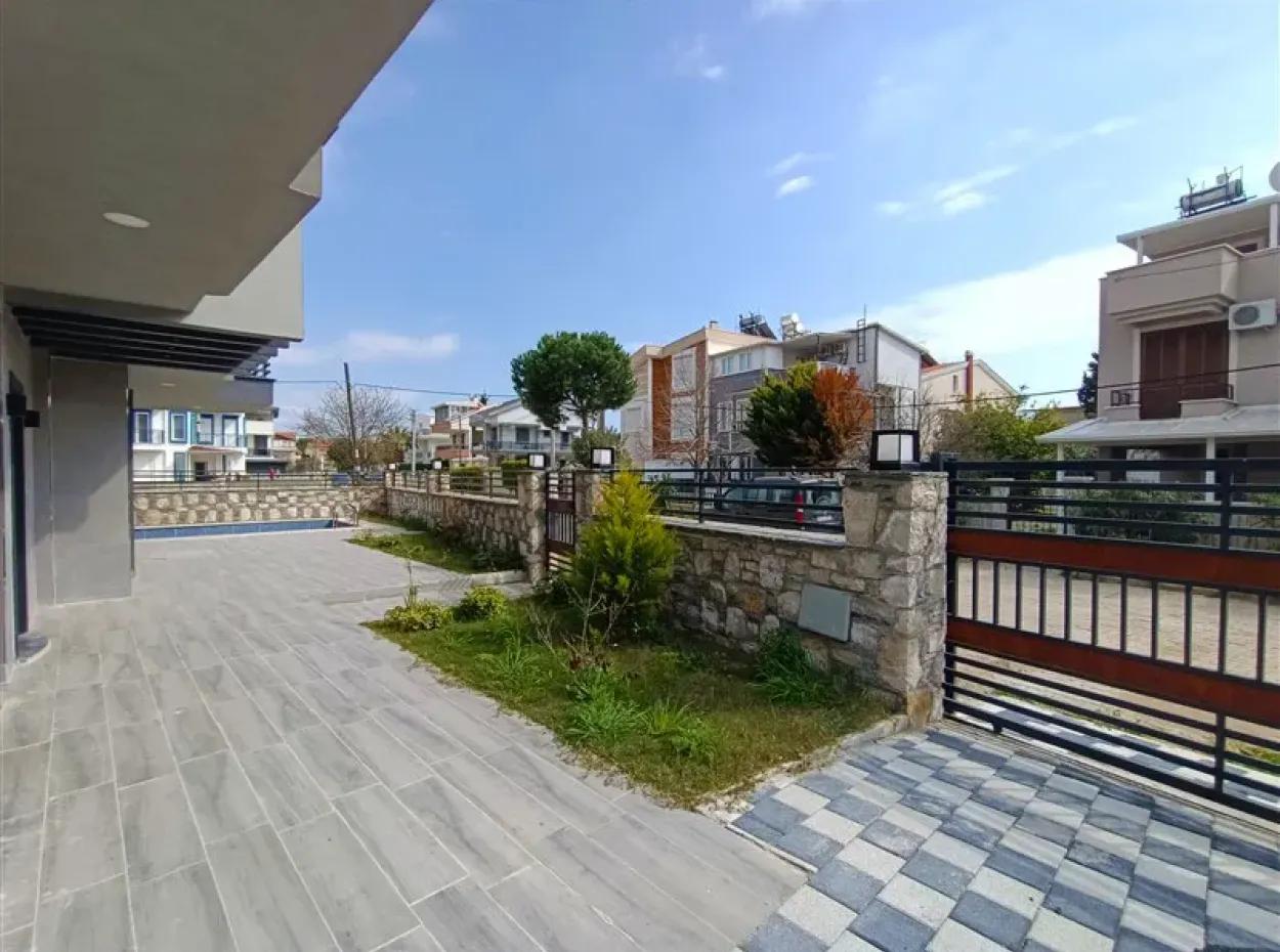 Didimde Denize 400M Havuzlu Bahçeli Müstakil Satılık Villa