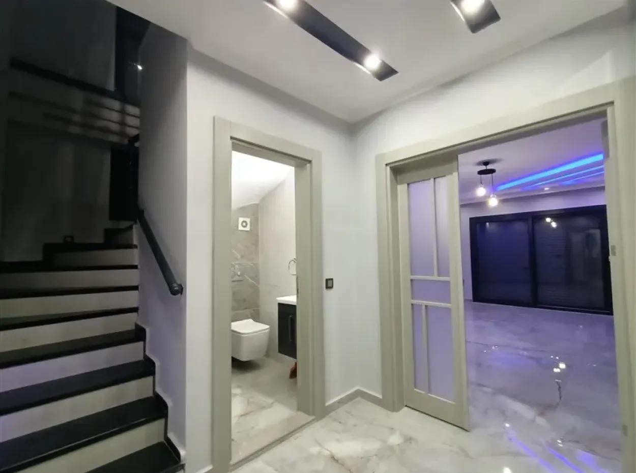 Didimde Denize 400M Havuzlu Bahçeli Müstakil Satılık Villa