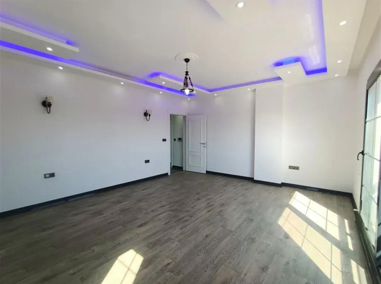 Didimde 6+1 Havuzlu Bahçeli Müstakil Satılık Villa