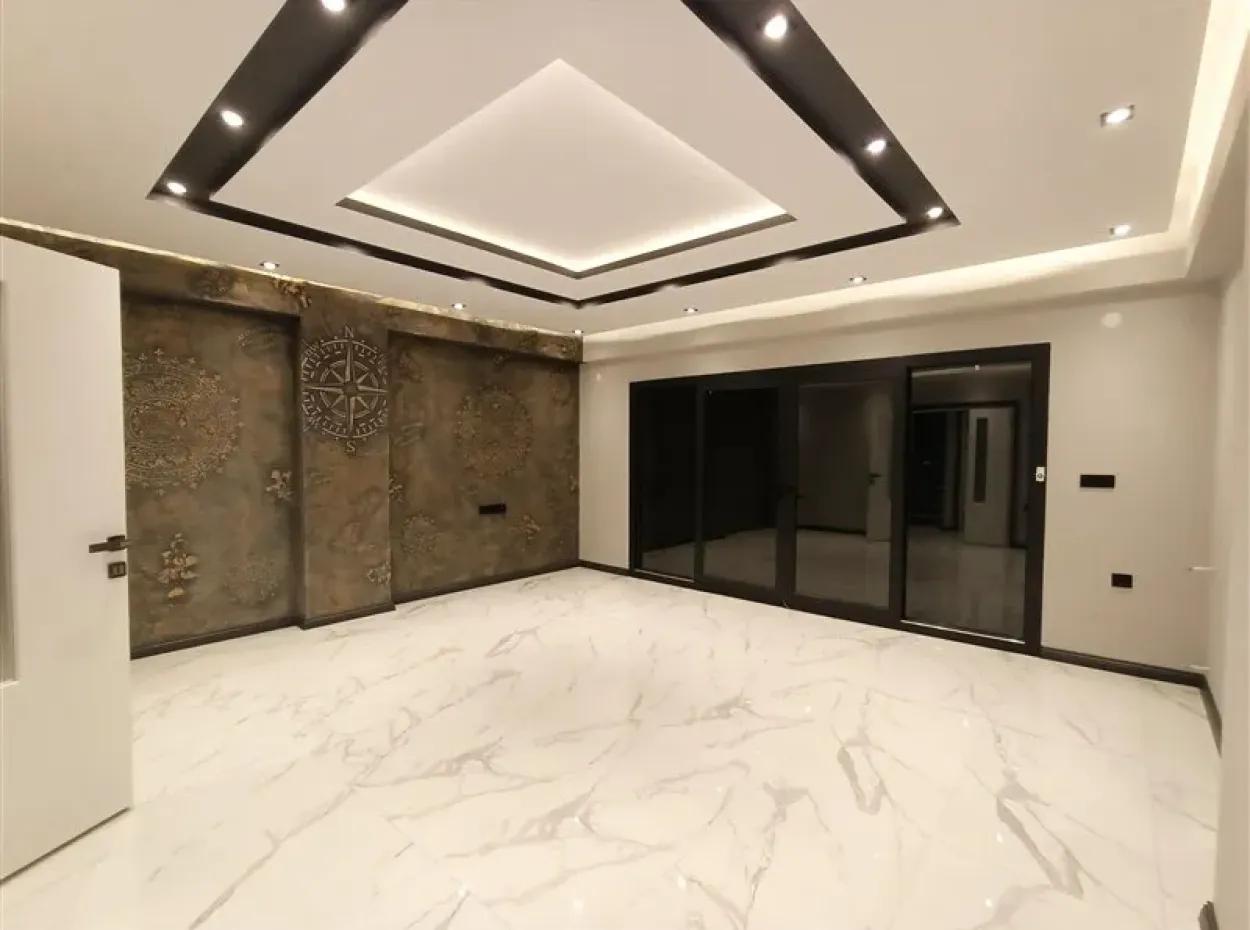 Didimde Havuzlu Bahçeli Sıfır Satılık Müstakil Villa