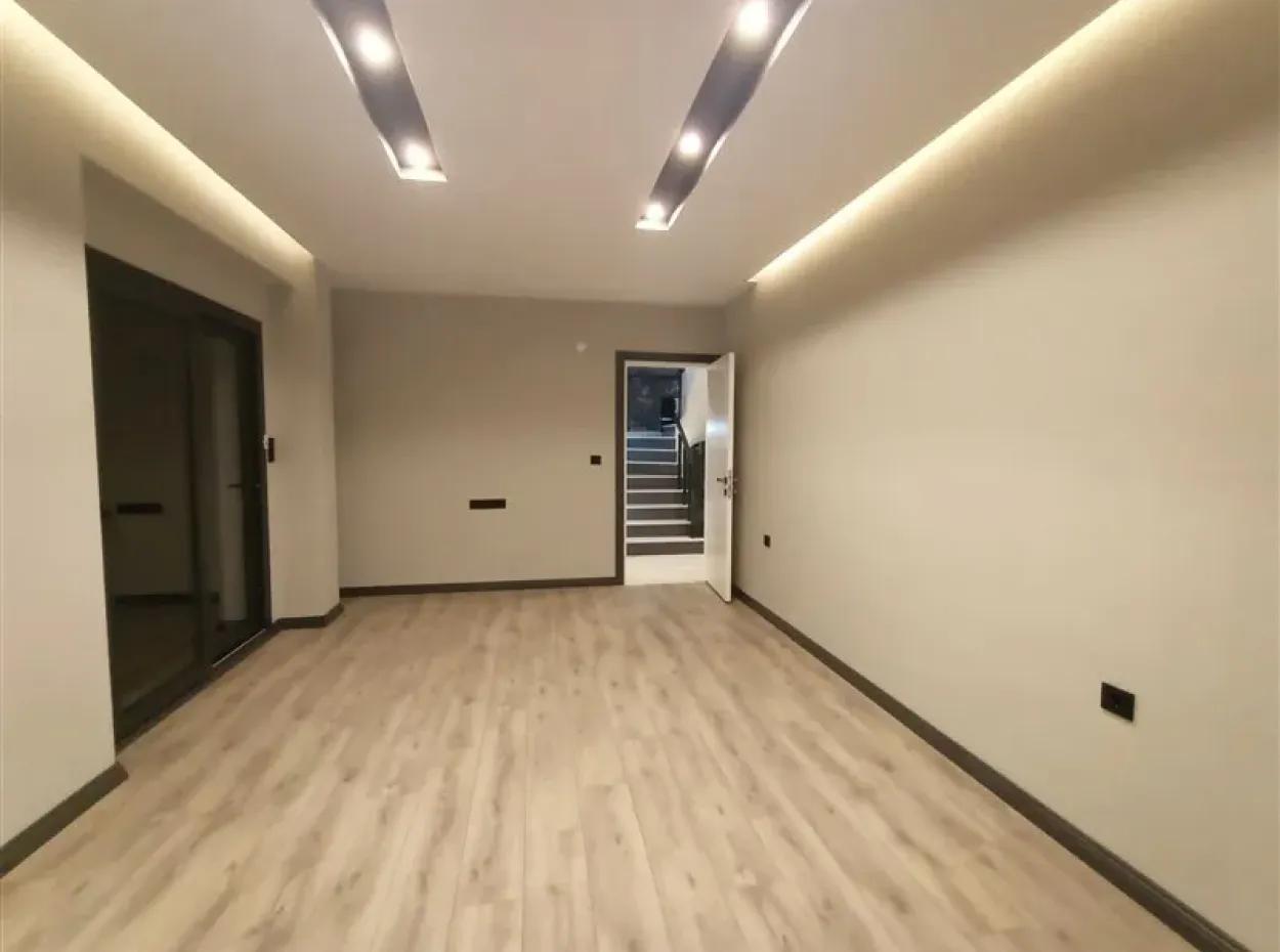 Didimde Havuzlu Bahçeli Sıfır Satılık Müstakil Villa