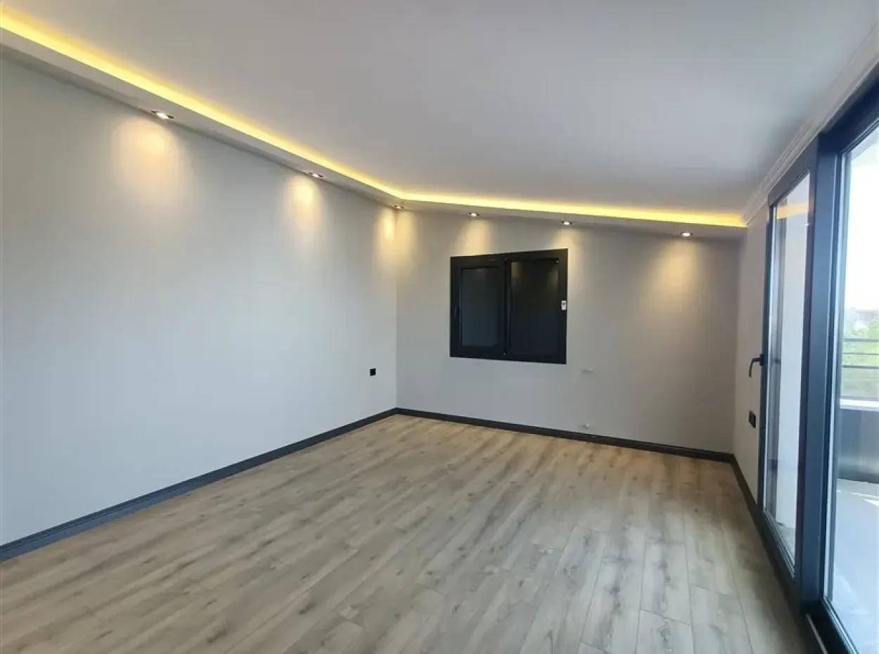 Didimde Havuzlu Bahçeli Sıfır Satılık Müstakil Villa