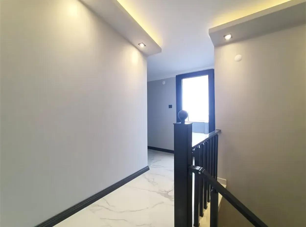 Didimde Havuzlu Bahçeli Sıfır Satılık Müstakil Villa