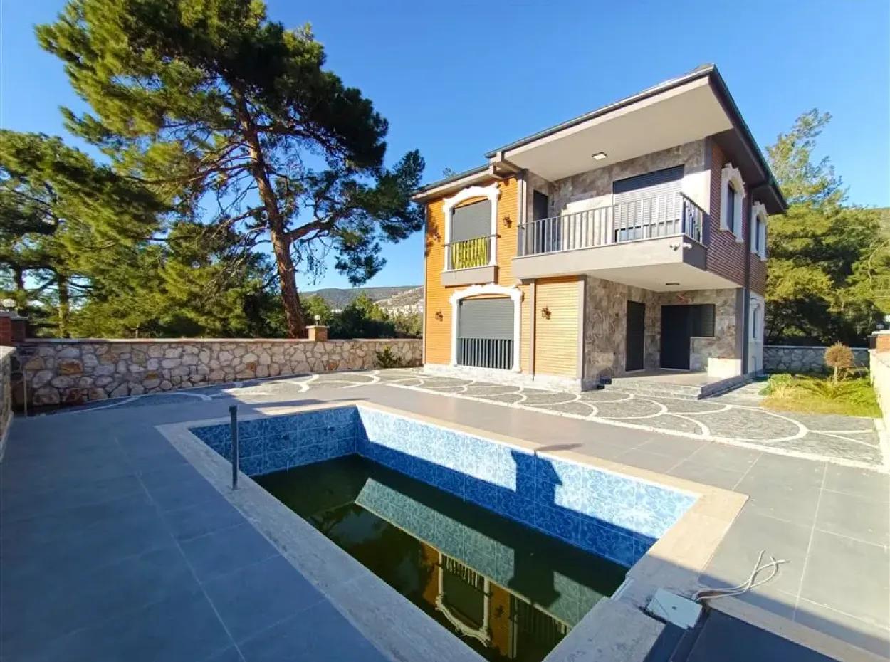 Didim Akbükte Tam Müstakil Satılık Dubleks Yazlık Villa