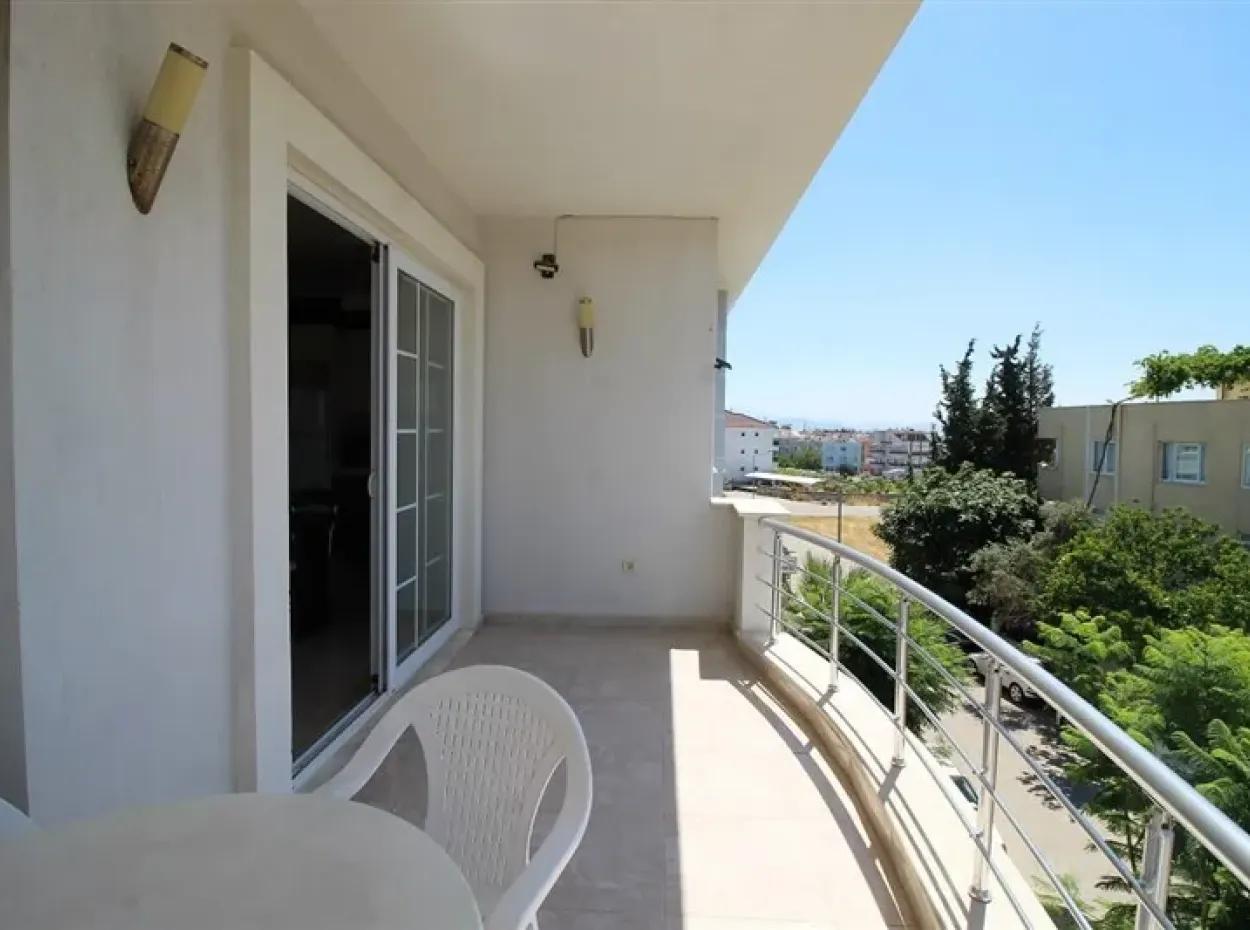 Didimde Havuzlu Eşyalı 3+1 Satılık Daire