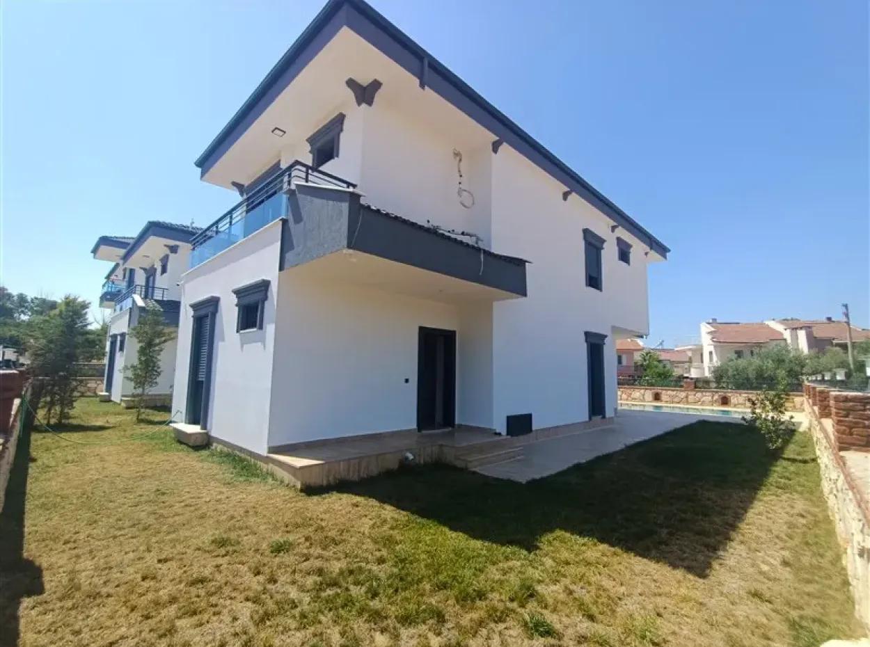 Didim Altınkum Havuzlu Bahçeli Satılık Müstakil Villa