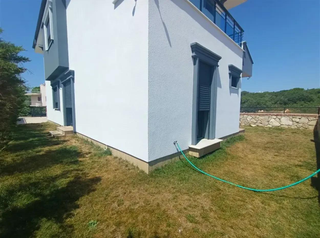 Didim Altınkum Havuzlu Bahçeli Satılık Müstakil Villa
