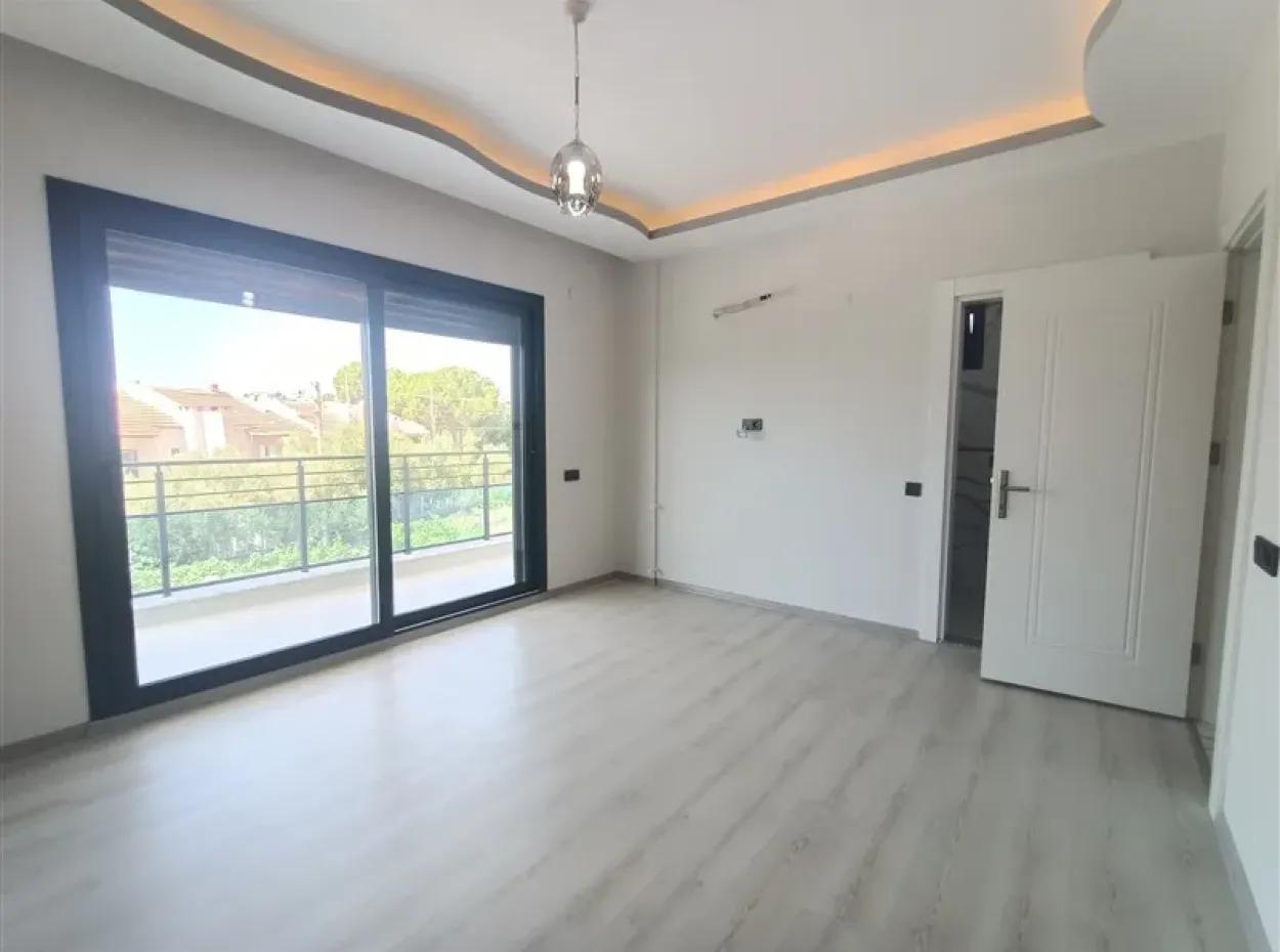 Didim Altınkum Havuzlu Bahçeli Satılık Müstakil Villa