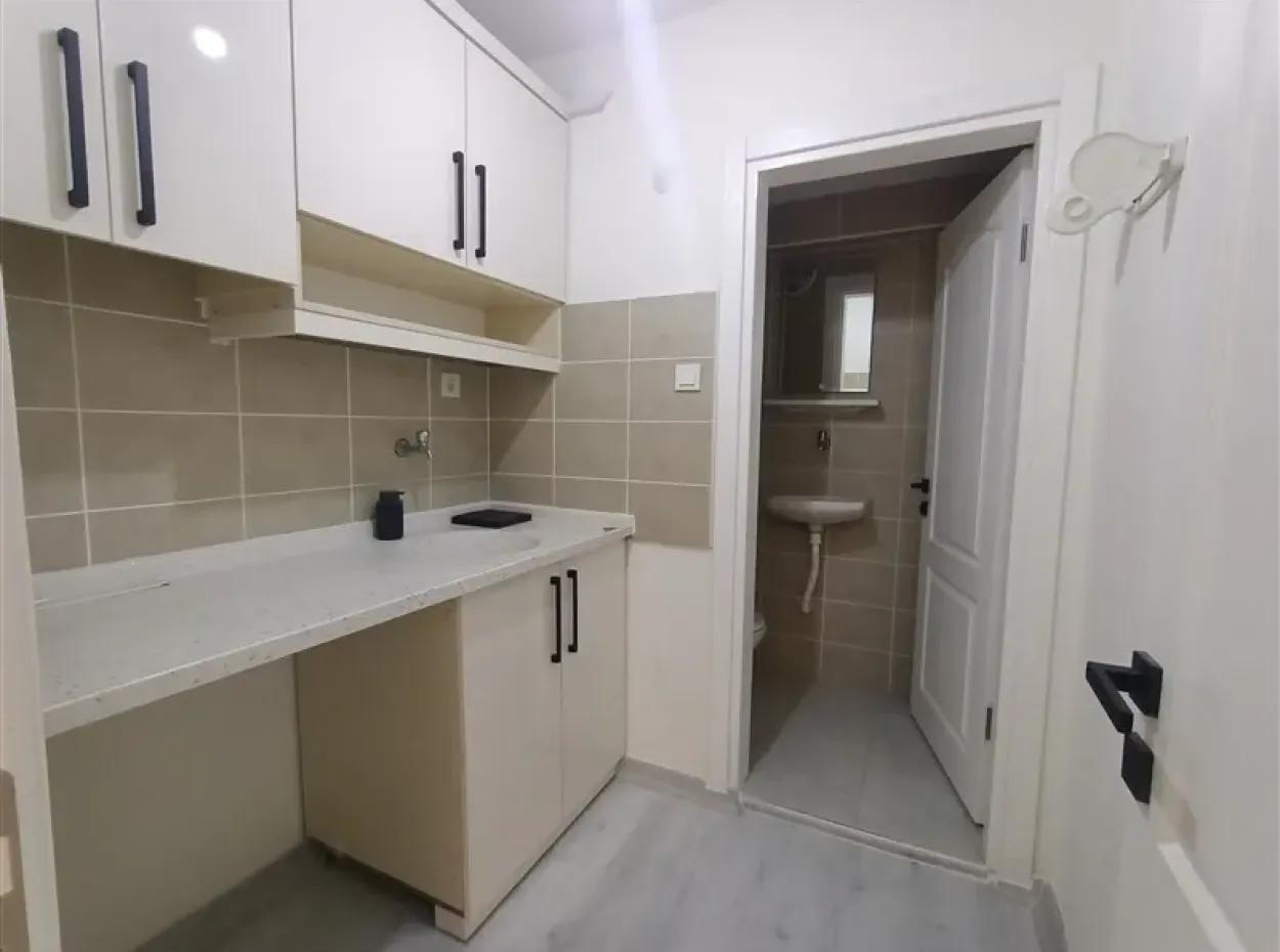 Didimde Satılık Ofis, Asansörlü Binada Ara Katta Ofis