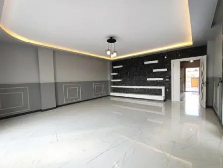 500 M2 Arsa İçinde Havuzlu Müstakil Satılık Villa