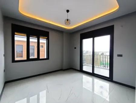 500 M2 Arsa İçinde Havuzlu Müstakil Satılık Villa