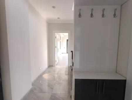 Havuzlu Bahçeli Önü Açık Müstakil Satılık Villa