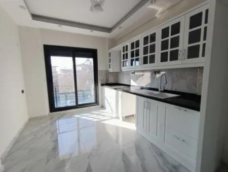 Havuzlu Bahçeli Önü Açık Müstakil Satılık Villa
