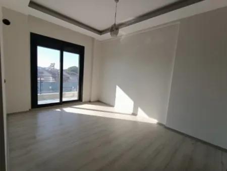 Havuzlu Bahçeli Önü Açık Müstakil Satılık Villa