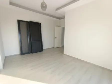 Havuzlu Bahçeli Önü Açık Müstakil Satılık Villa