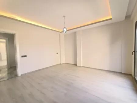 Havuzlu Bahçeli Önü Açık Müstakil Satılık Villa