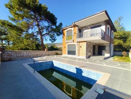 Didim Akbükte Tam Müstakil Satılık Dubleks Yazlık Villa