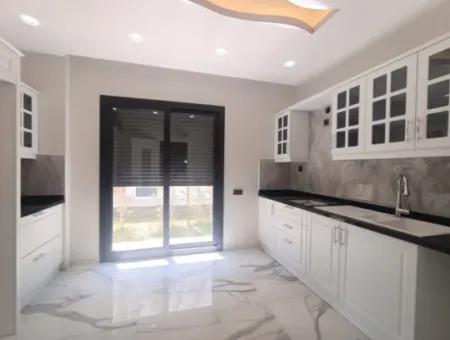 Didim Altınkum Havuzlu Bahçeli Satılık Müstakil Villa