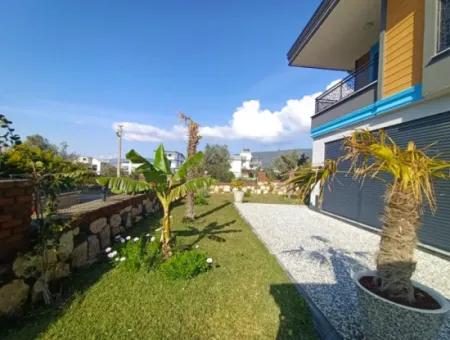 Akbükte Satılık Villa, Köşe Tam Müstakil Satılık Villa