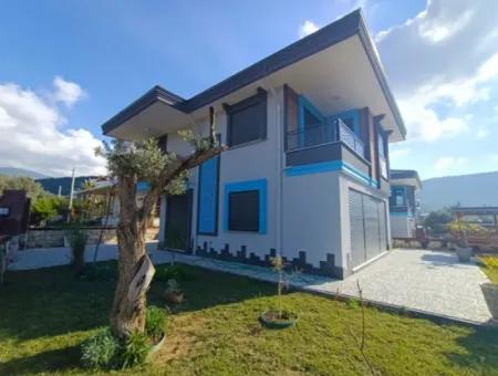 Akbükte Satılık Villa, Köşe Tam Müstakil Satılık Villa