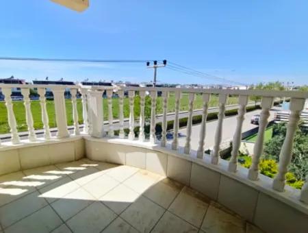 Didimde Büyük Teraslı 2 Havuzlu Sitede Satılık Dubleks